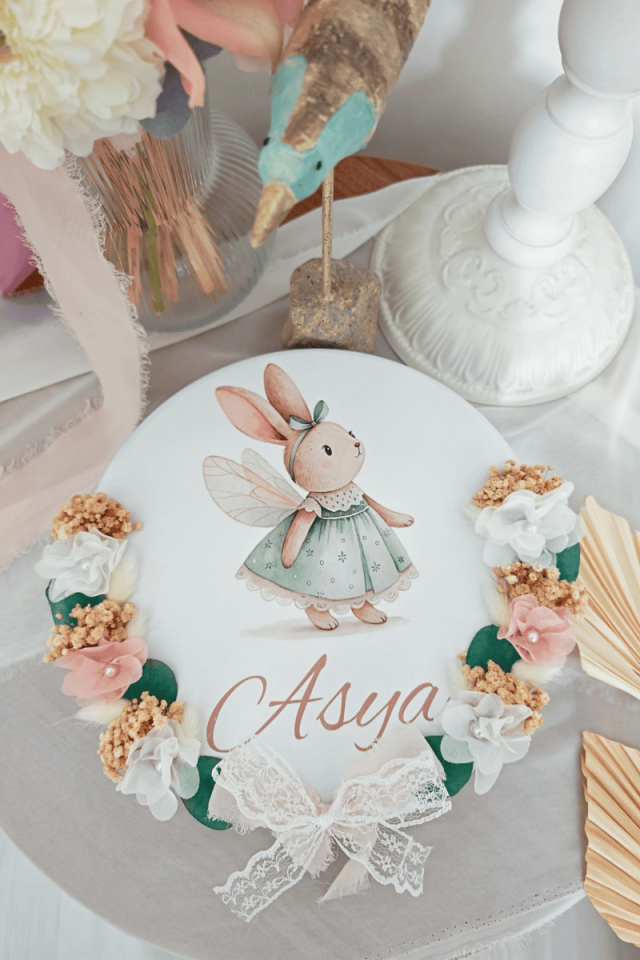 Çiçek Süslemeli Metal Kutuda 75' li Madlen Çikolata