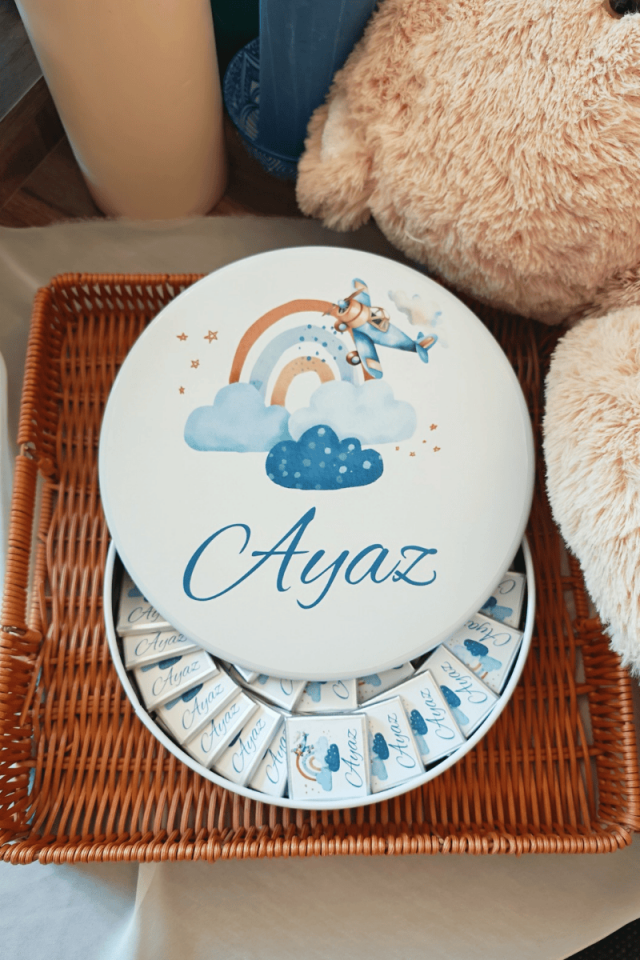 Metal Kutuda 50' li Madlen Çikolata