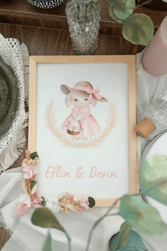 Tavşan Tasarımlı Çiçek Süslemeli Kız Bebek Kapı Süsü / Pano