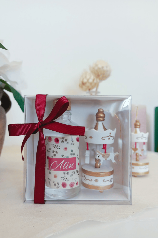 Atlı Karınca & Cam Şişe Kolonya Kutulu Set Kız Bebek Hediyelik