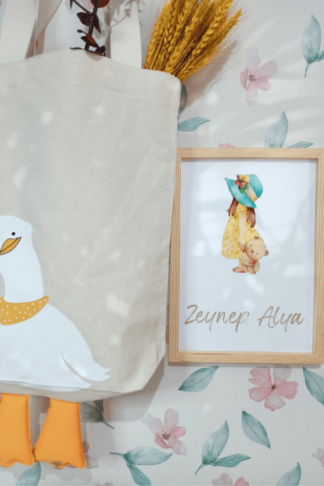 Kız Bebek Kapı Süsü / Pano