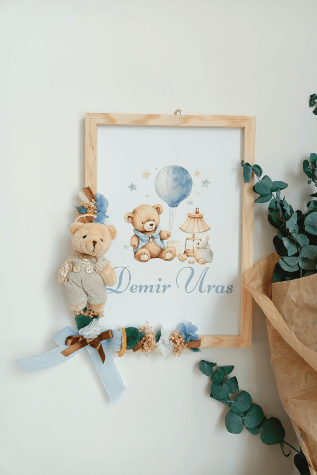 Çiçek Süslemeli - Peluş Ayıcıklı Bebek Kapı Süsü / Pano