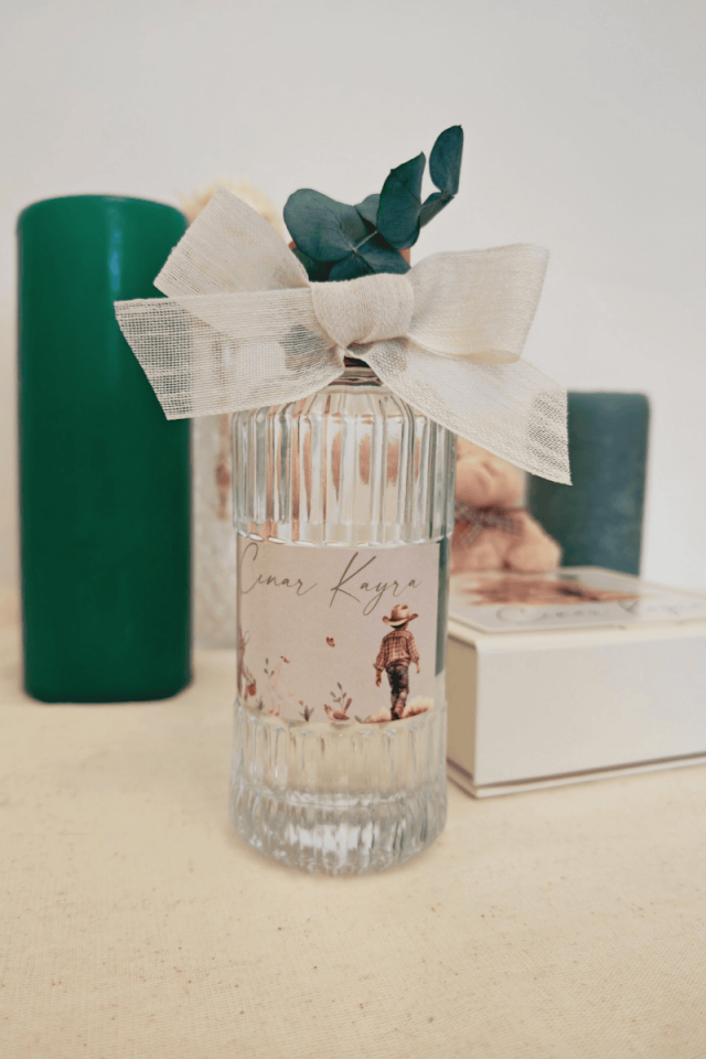 Erkek Bebek Çiçek Süslemeli Büyük Boy İkramlık Kolonya