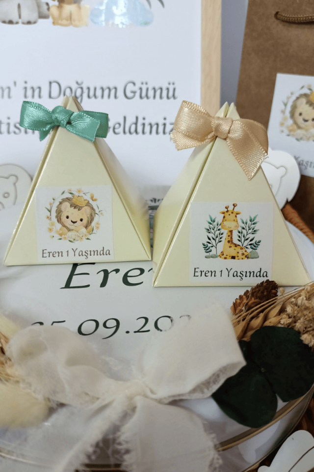Kuş Lokumlu Piramit Kutu Doğum Günü Hediyelik
