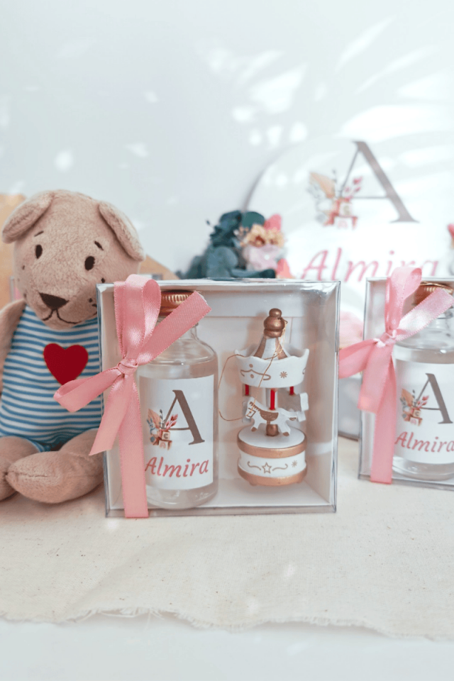 Atlı Karınca & Cam Şişe Kolanya Kutulu Set Kız Bebek Hediyelik