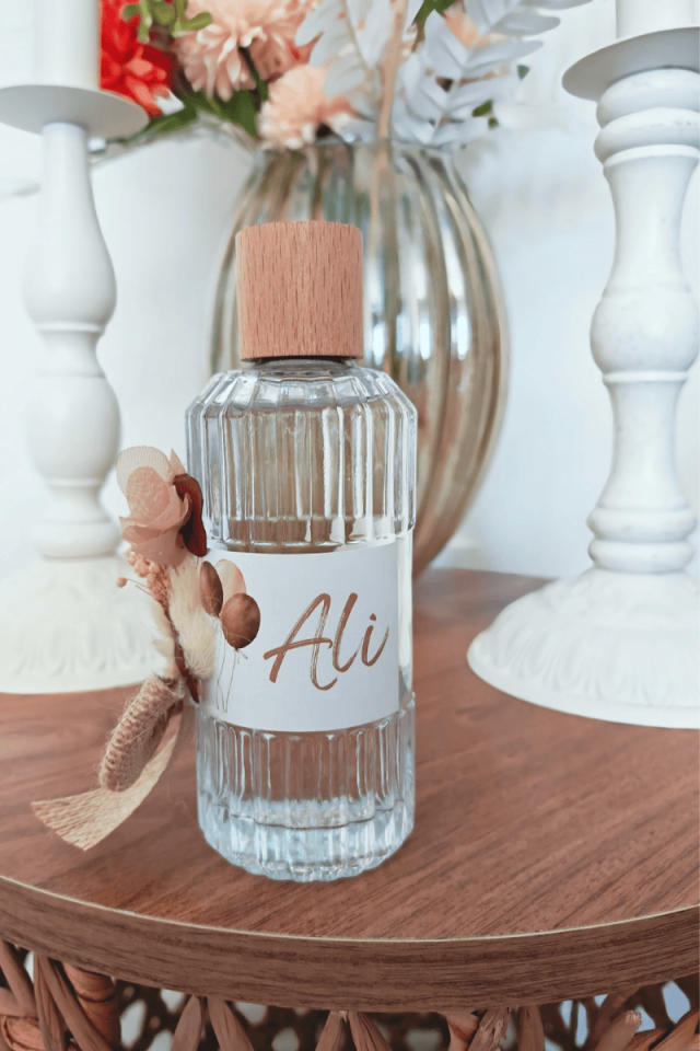 Bebek Çiçek Süslemeli Büyük Boy İkramlık Kolonya