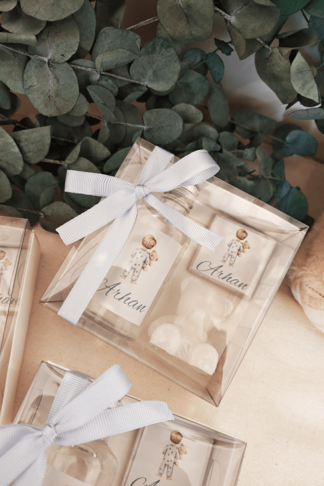 Madlen Çikolata & Cam Şişe Kolanya & Ayıcık Mum Kutulu Set Erkek Bebek Hediyelik