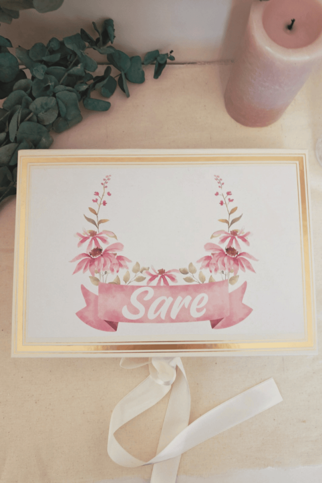 Dildörtgen Mukavva Kutuda150' li Madlen Çikolata