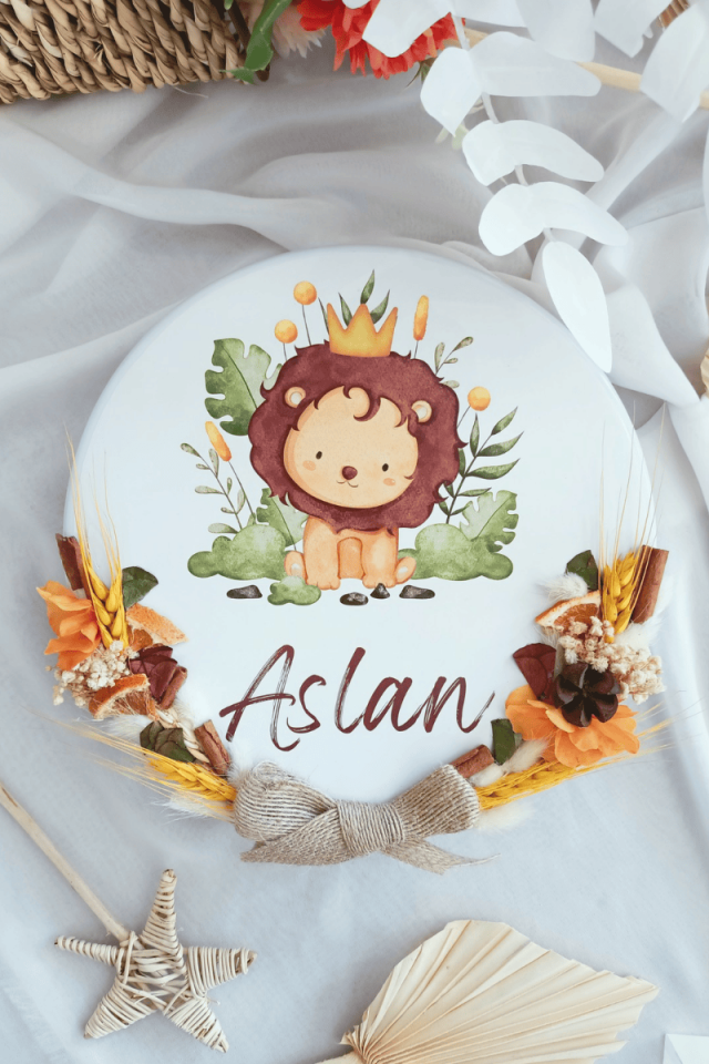 Çiçek Süslemeli Metal Kutuda 50' li Madlen Çikolata