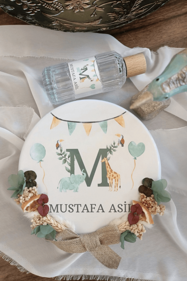 Çiçek Süslemeli Metal Kutuda 50' li Madlen Çikolata