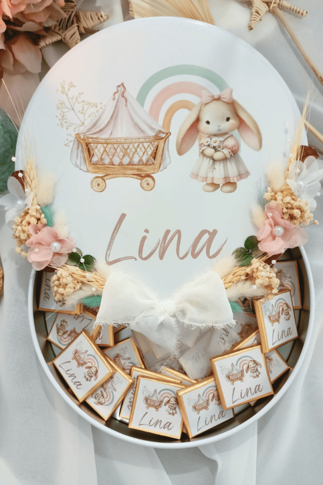 Çiçek Süslemeli Metal Kutuda 40' lı Madlen Çikolata