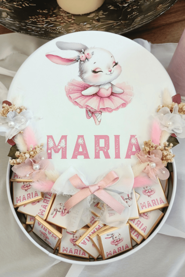 Çiçek Süslemeli Metal Kutuda 80' li Madlen Çikolata