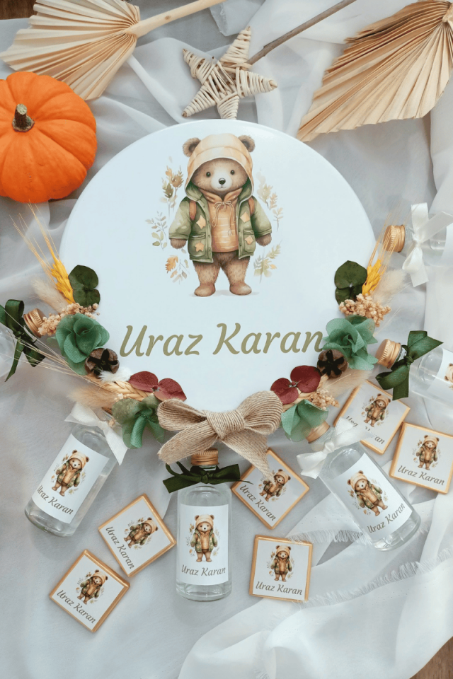 Çiçek Süslemeli Metal Kutuda 200' lü Madlen Çikolata