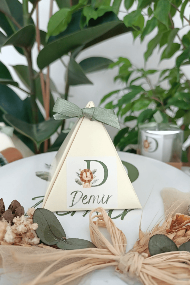 Kuş Lokumlu Piramit Kutu bebek hediyelik