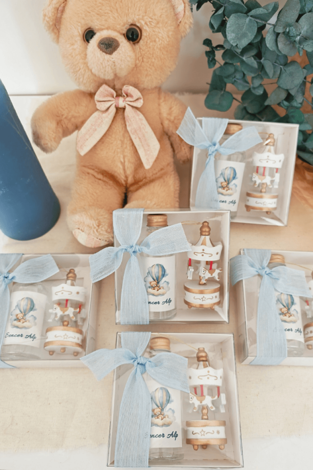 Atlı Karınca & Cam Şişe Kolanya Kutulu Set Bebek Hediyelik - Özel Kurdeleli