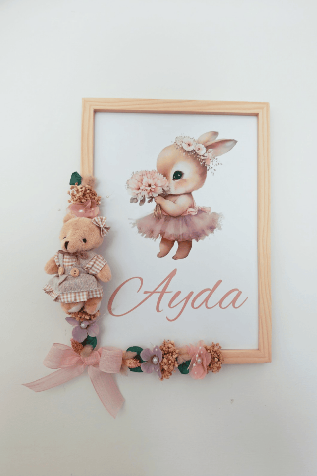Çiçek Süslemeli - Peluş Ayıcıklı Bebek Kapı Süsü / Pano