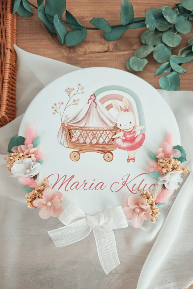 Çiçek Süslemeli Metal Kutuda 150' li Madlen Çikolata